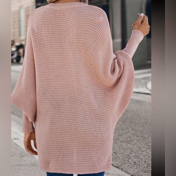 Cozy Gray V-Neck Knit Sweater - Picture 2 of 2